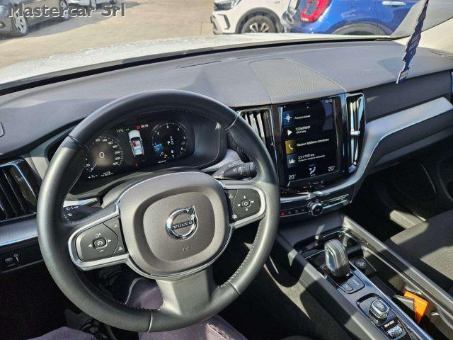 VOLVO XC60 XC60 II 2018 2.0 b4 Momentum Pro awd auto -GE944CR