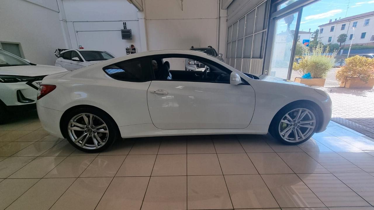 Hyundai Genesis Coupe 2.0 Turbo Sport VETTURA A GPL