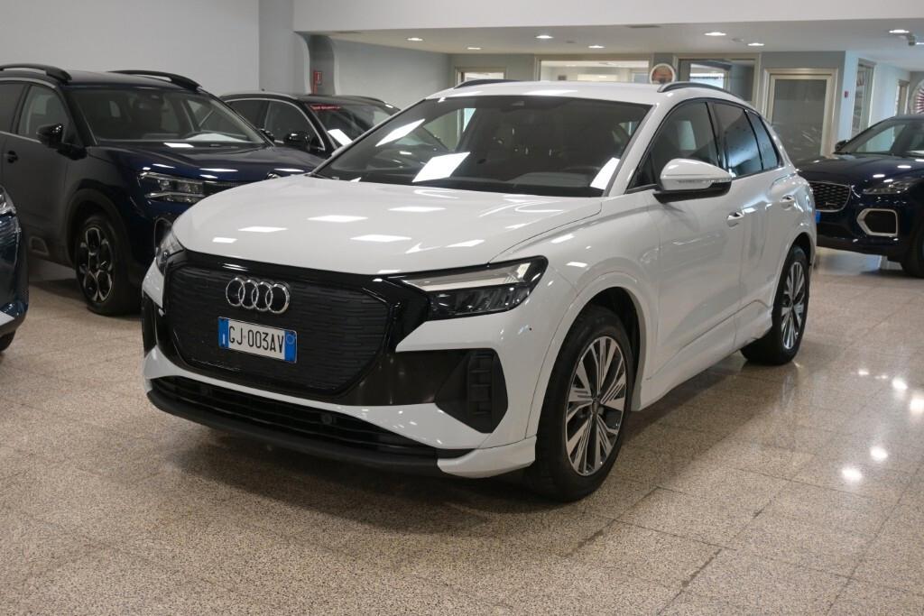 AUDI Q4 40 E-TRON 204CV AUTOMATIC BUSINESS ADVANCED ( FARI LED - VIRTUAL COCKPIT - ADAPTIVE CRUISE - NAVI - MIRROR - PDC - TELECAMERA POST. - CERCHI 19 )