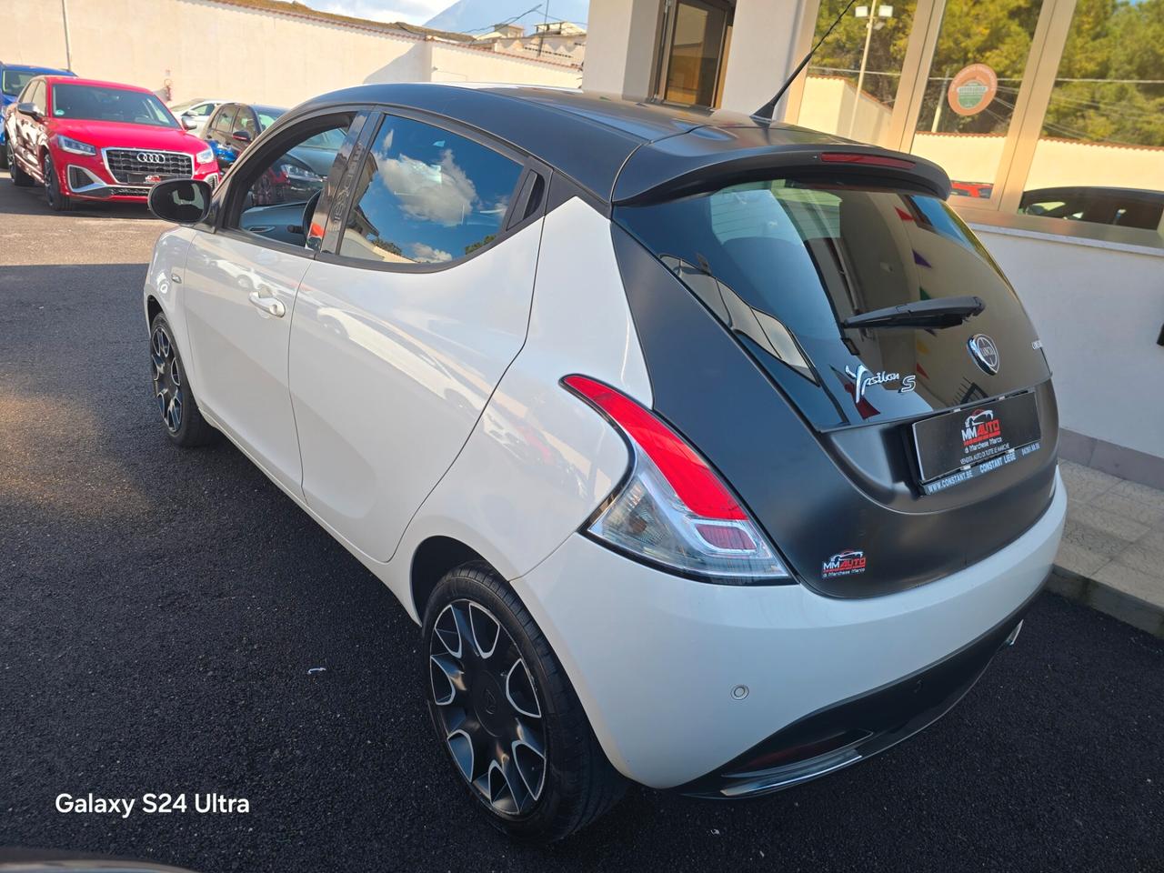 Lancia Ypsilon 1.2 69 CV 5 porte S Momodesign