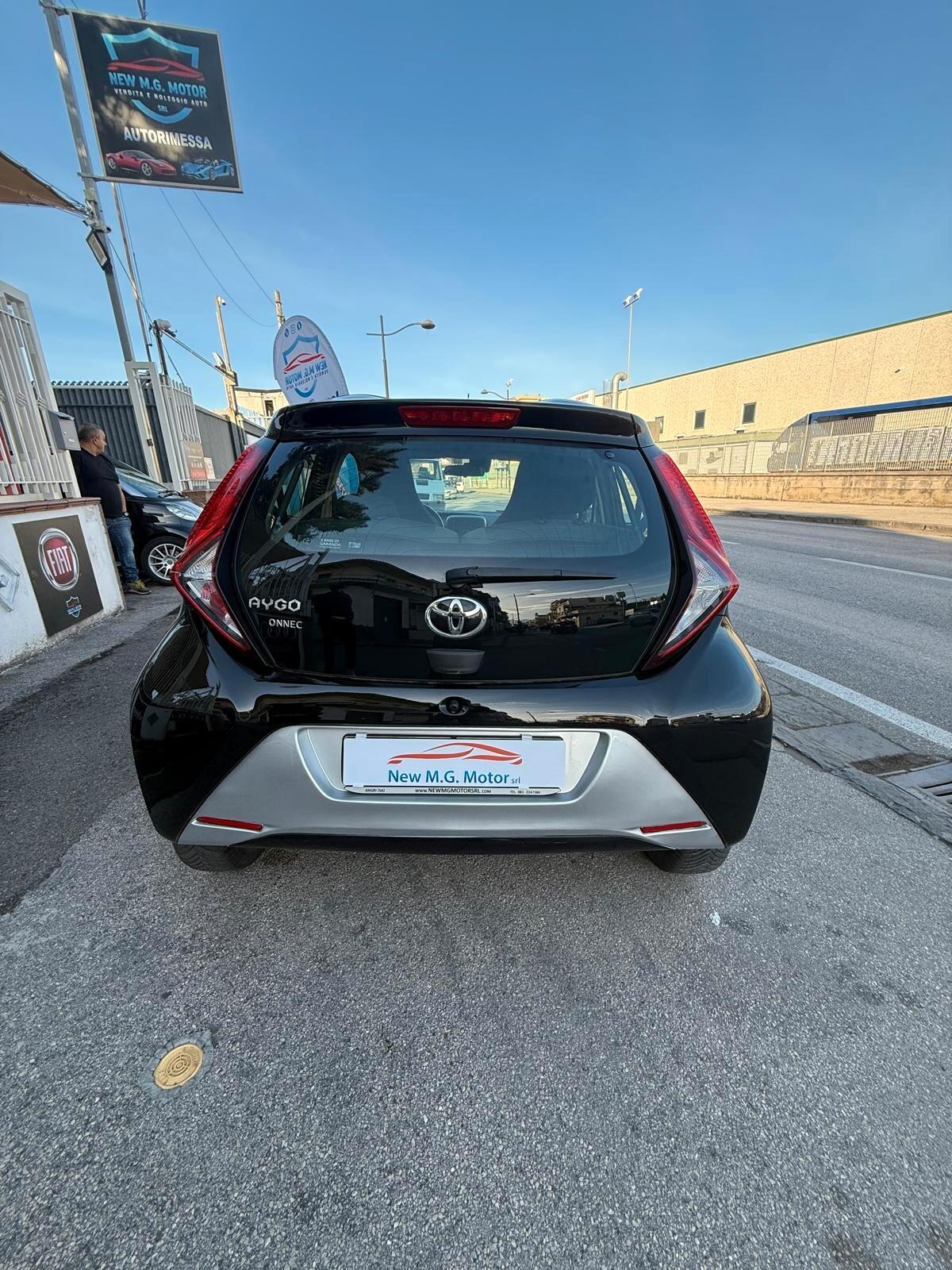 Toyota Aygo Connect 1.0 VVT-i 72 CV 5 porte x-clusiv MMT