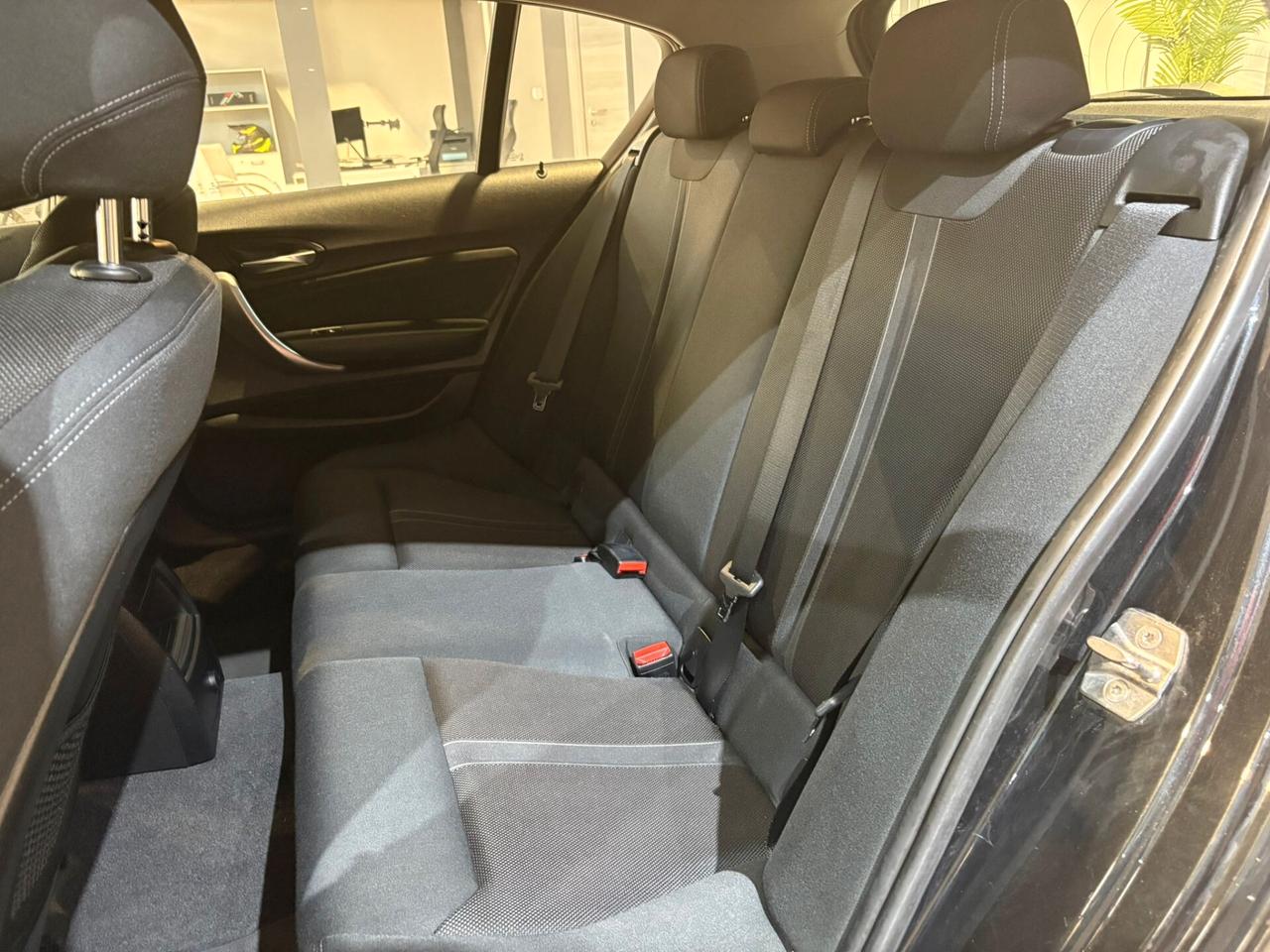 Bmw 116d 5p. Advantage