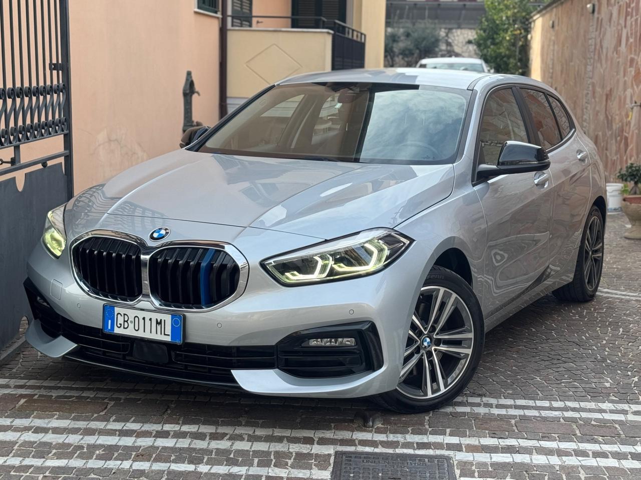 Bmw 116 116d 5p. Luxury