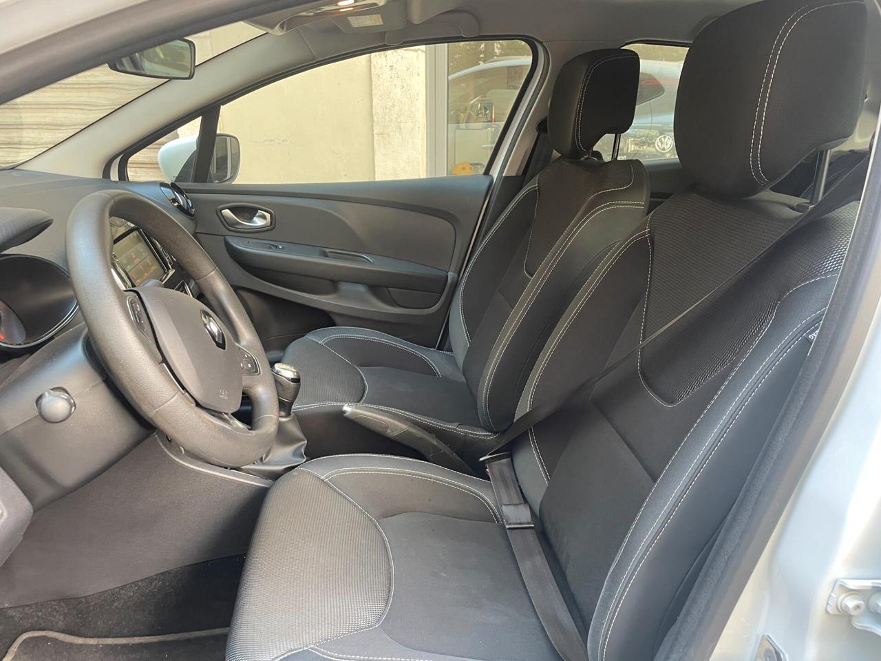 Renault Clio TCe 12V 90 CV GPL 5 porte Moschino Intens FINANZIABILE