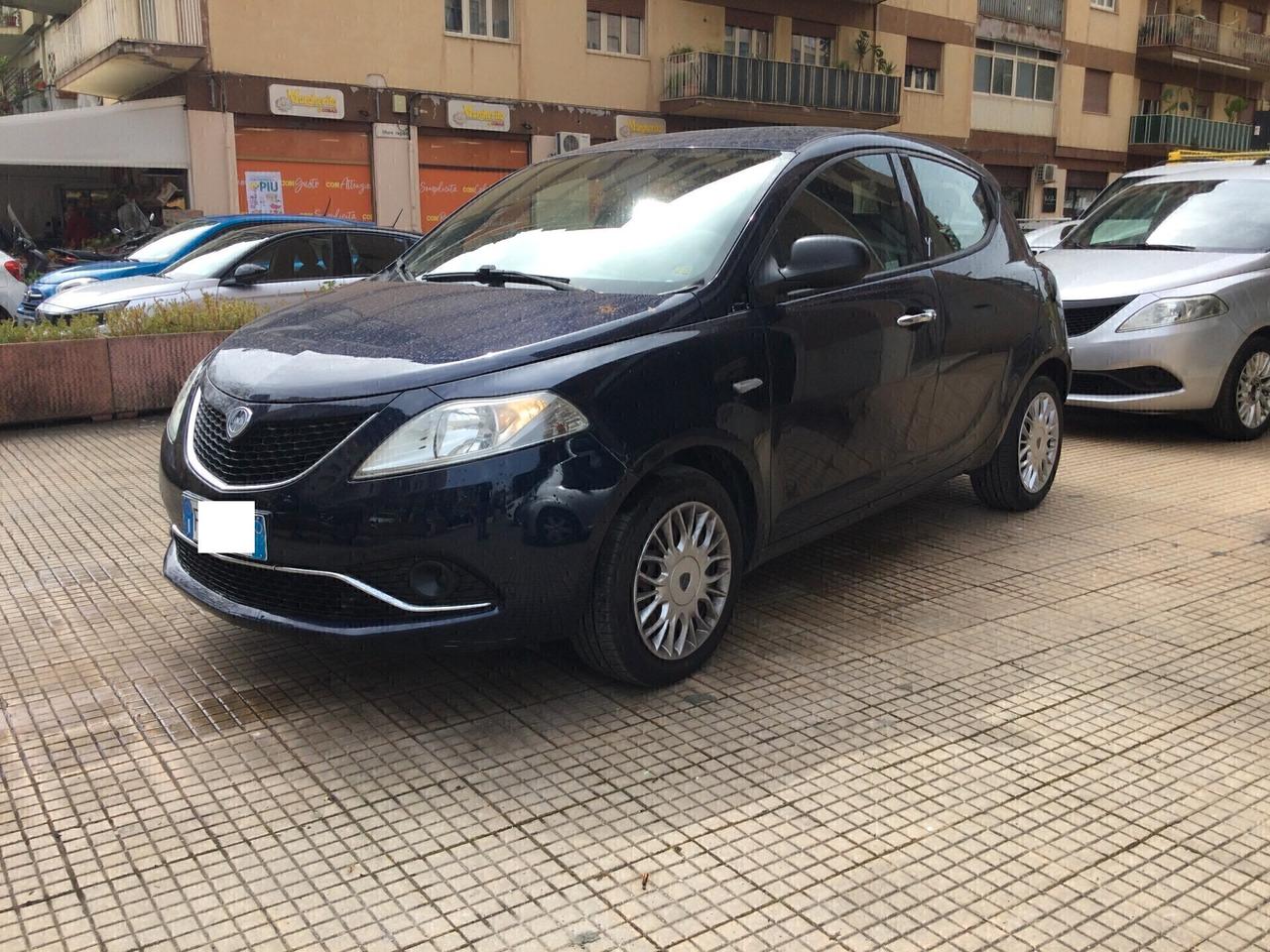 Lancia Ypsilon 1.2 69 CV 5 porte Silver