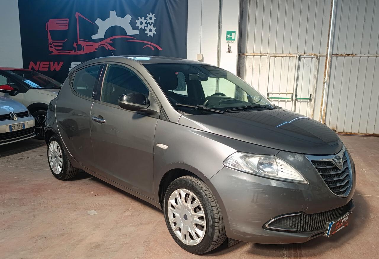 Lancia Ypsilon 1.2 69 CV 5 porte AUTO CON GARANZIA