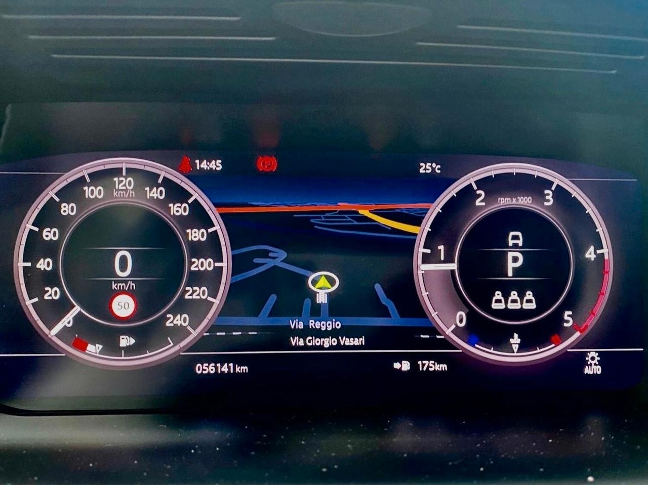 Land Rover Discovery Sport 2.0 TD4 180 CV AWD Auto R-Dynamic V. COCKPIT