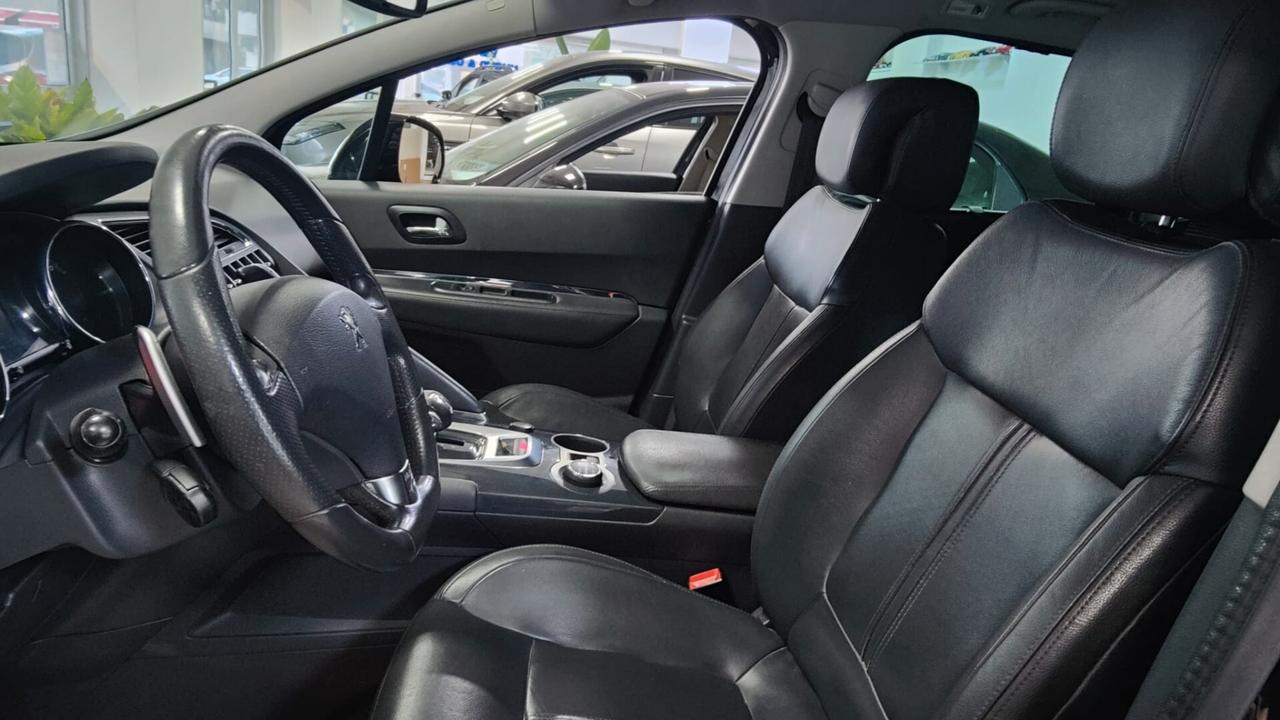 Peugeot 3008 HYbrid4