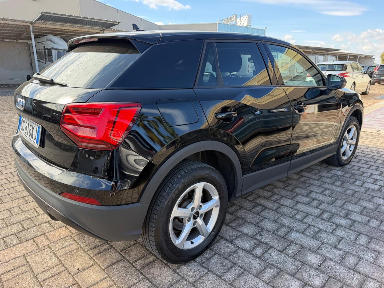 Audi Q2 30 TDI S tronic Identity Black