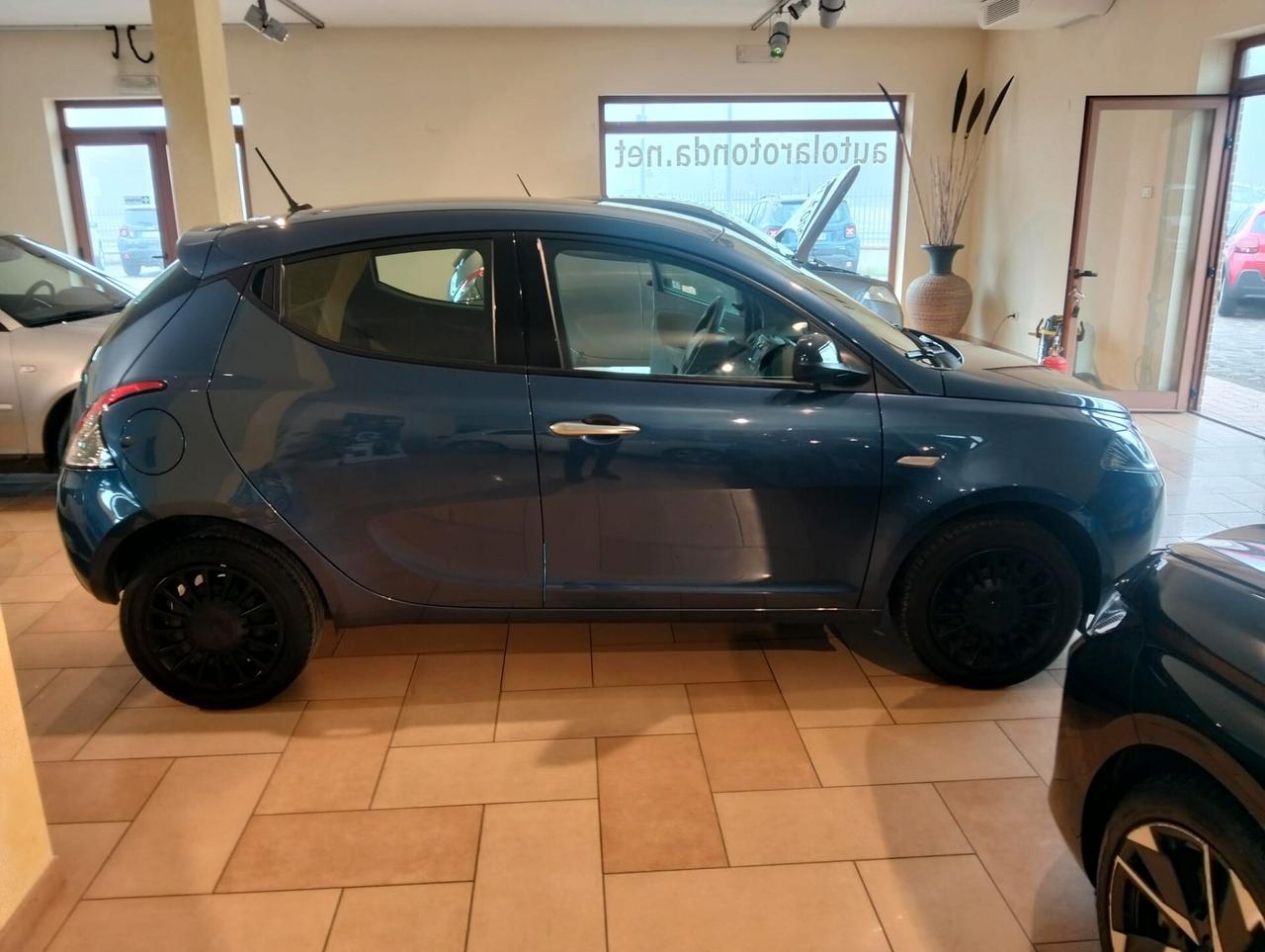 Lancia Ypsilon 1.0 FireFly 5 porte S&S Hybrid Silver Plus