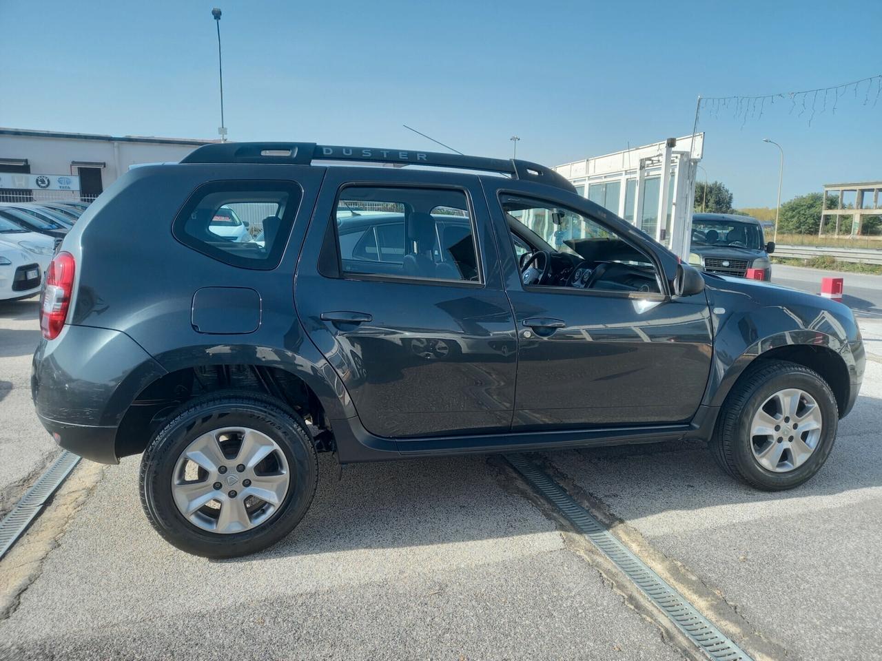 Dacia Duster 1.6 Gpl di Serie 105CV 4x2 Lauréate