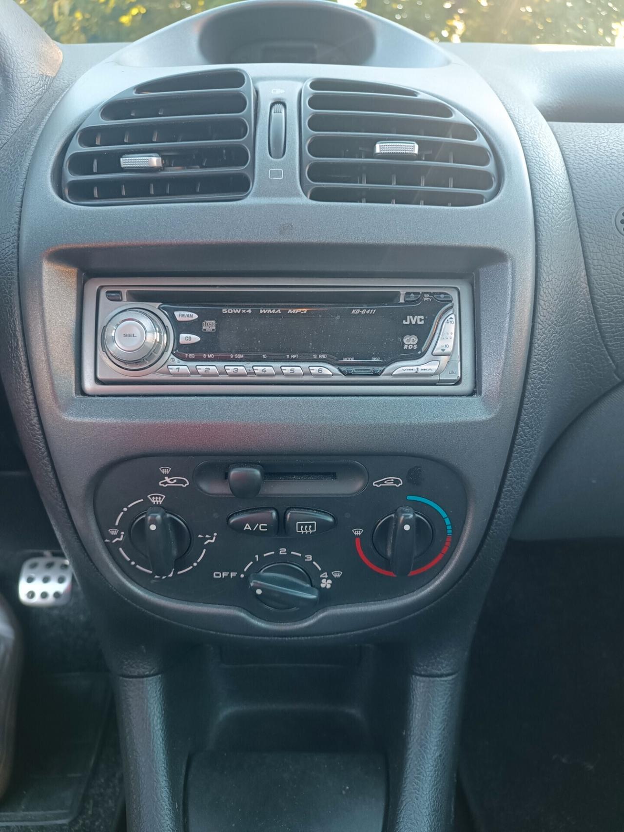 Peugeot 206 1.4 benzina garanzia