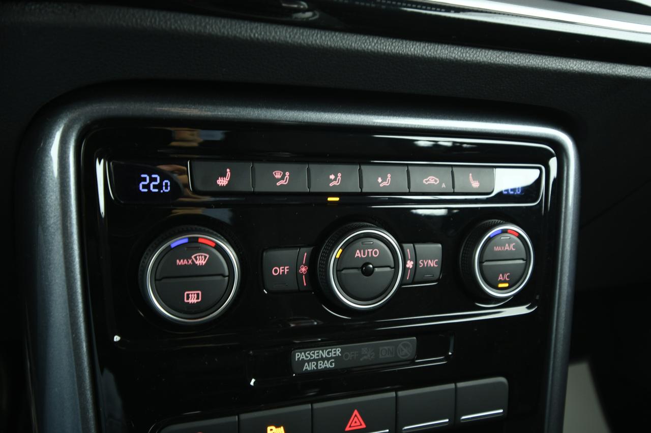 VOLKSWAGEN Maggiolino Cabrio 1.2 tsi Design 105cv DSG+APP CONNECT+C17"