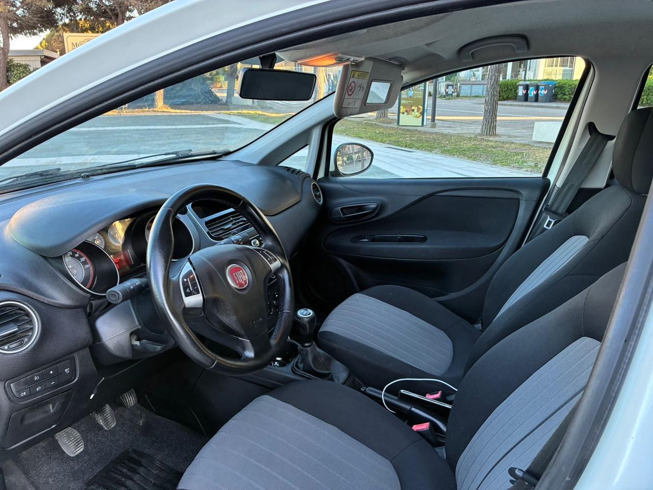 Fiat Punto 1.3 MJT I- autocarro -4 posti 95 CV 5 porte Street