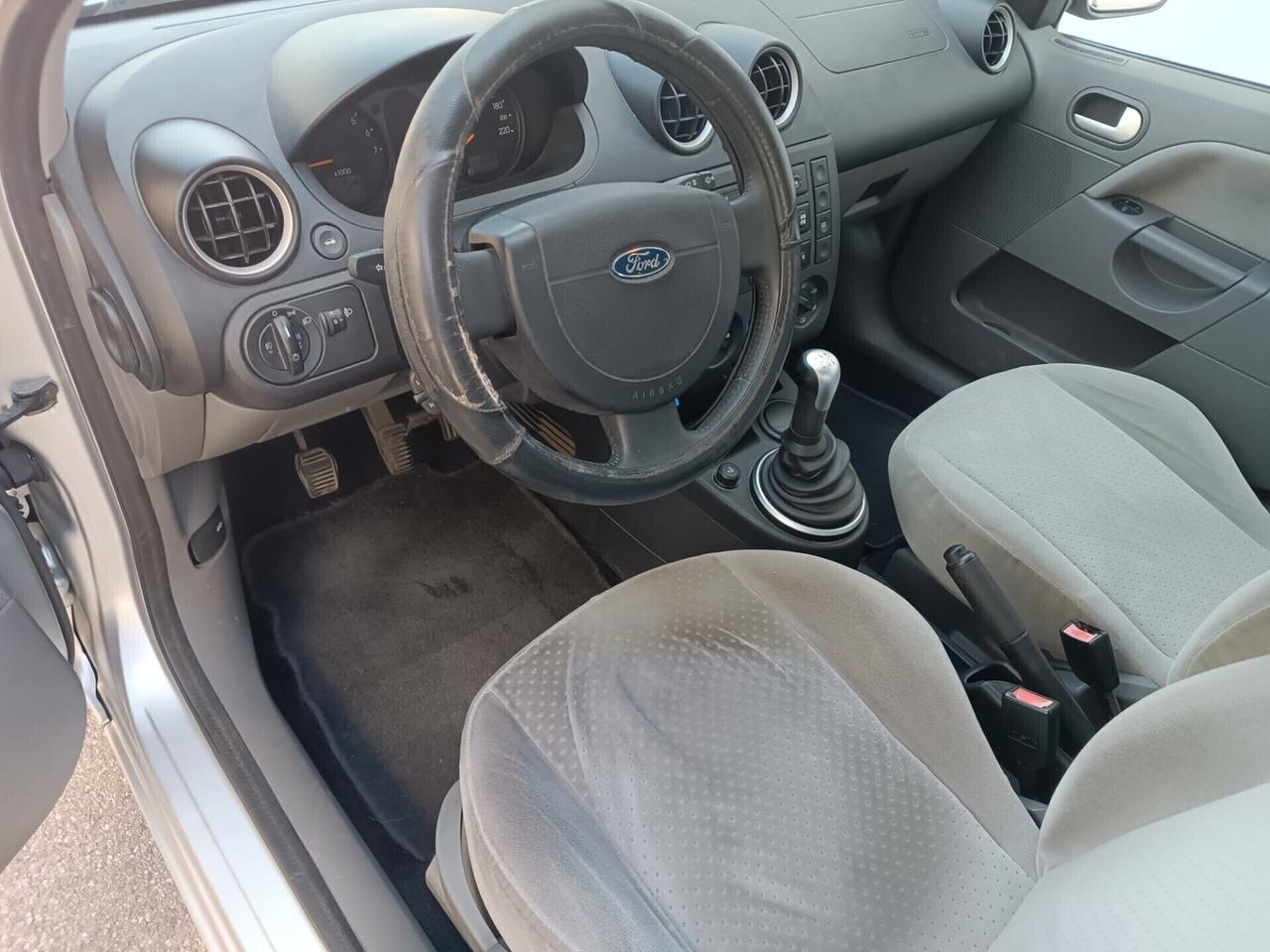 Ford Fiesta 1.4 benzina