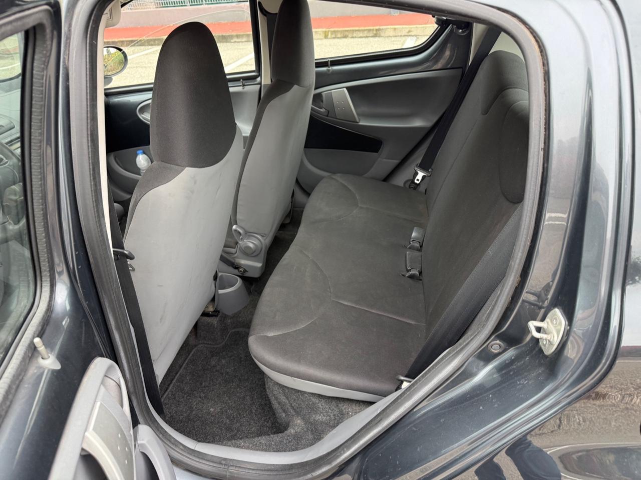 Toyota Aygo 1.0 12V VVT-i 5 porte Deep Ocean Connect