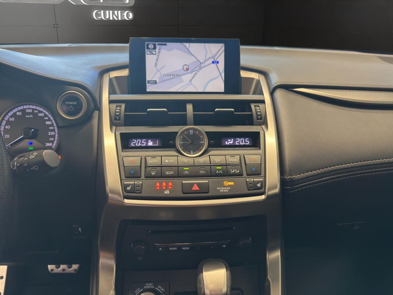 Lexus NX 300h 2.5 F-Sport 4wd cvt
