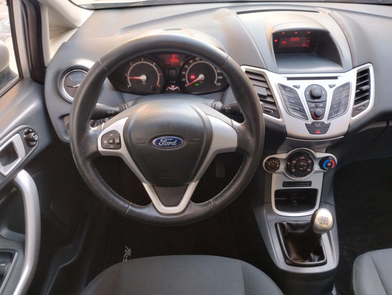 Ford Fiesta 1.4 TDCi 70CV 5 porte Titanium