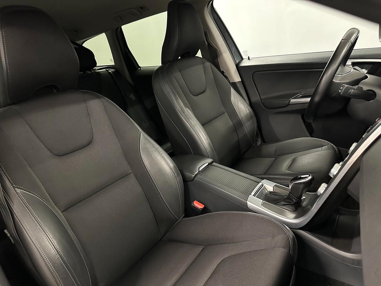Volvo XC 60 XC60 D4 AWD Geartronic Business AUTOCARRO N1