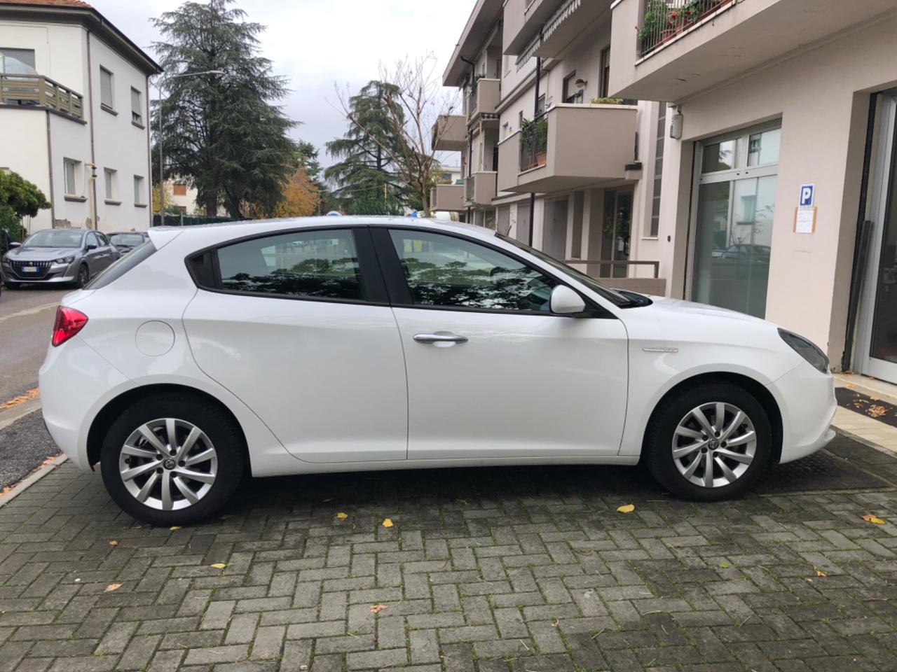 Alfa Romeo Giulietta 1.6 JTDm-2 120 CV Business