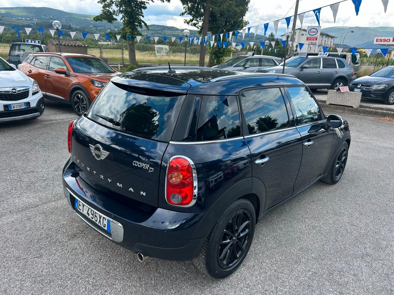 " UNA CHICCA " Mini 2.0 Cooper D Countryman Automat.