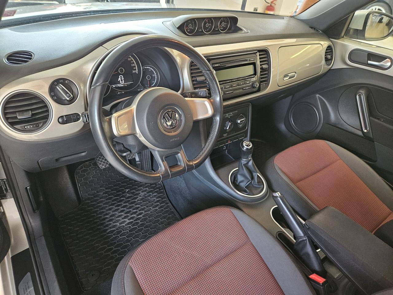 Volkswagen Maggiolino 1.6TDI 105cv 77kw Design