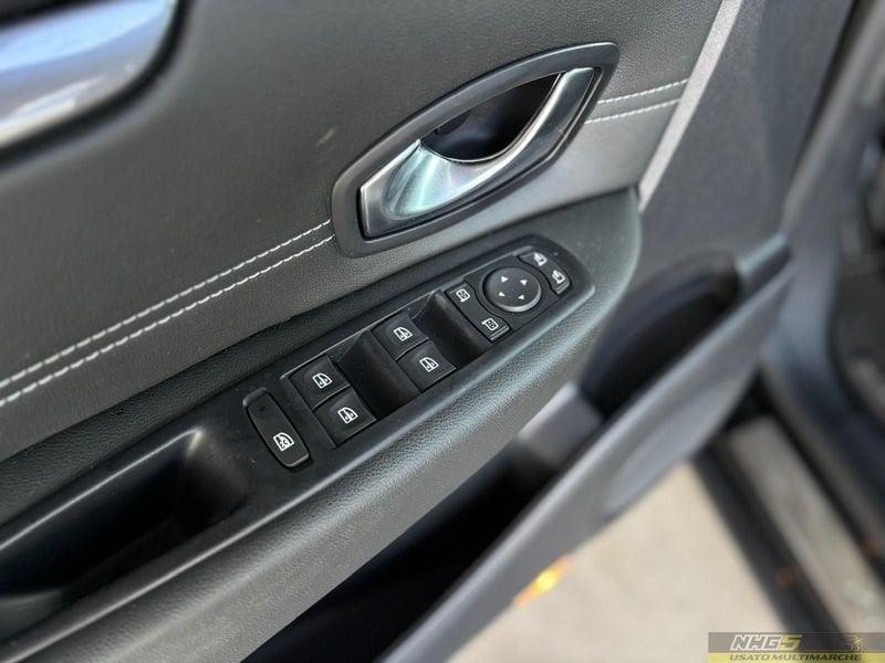 Renault Scénic X-Mod Cross 1.5 dci Wave