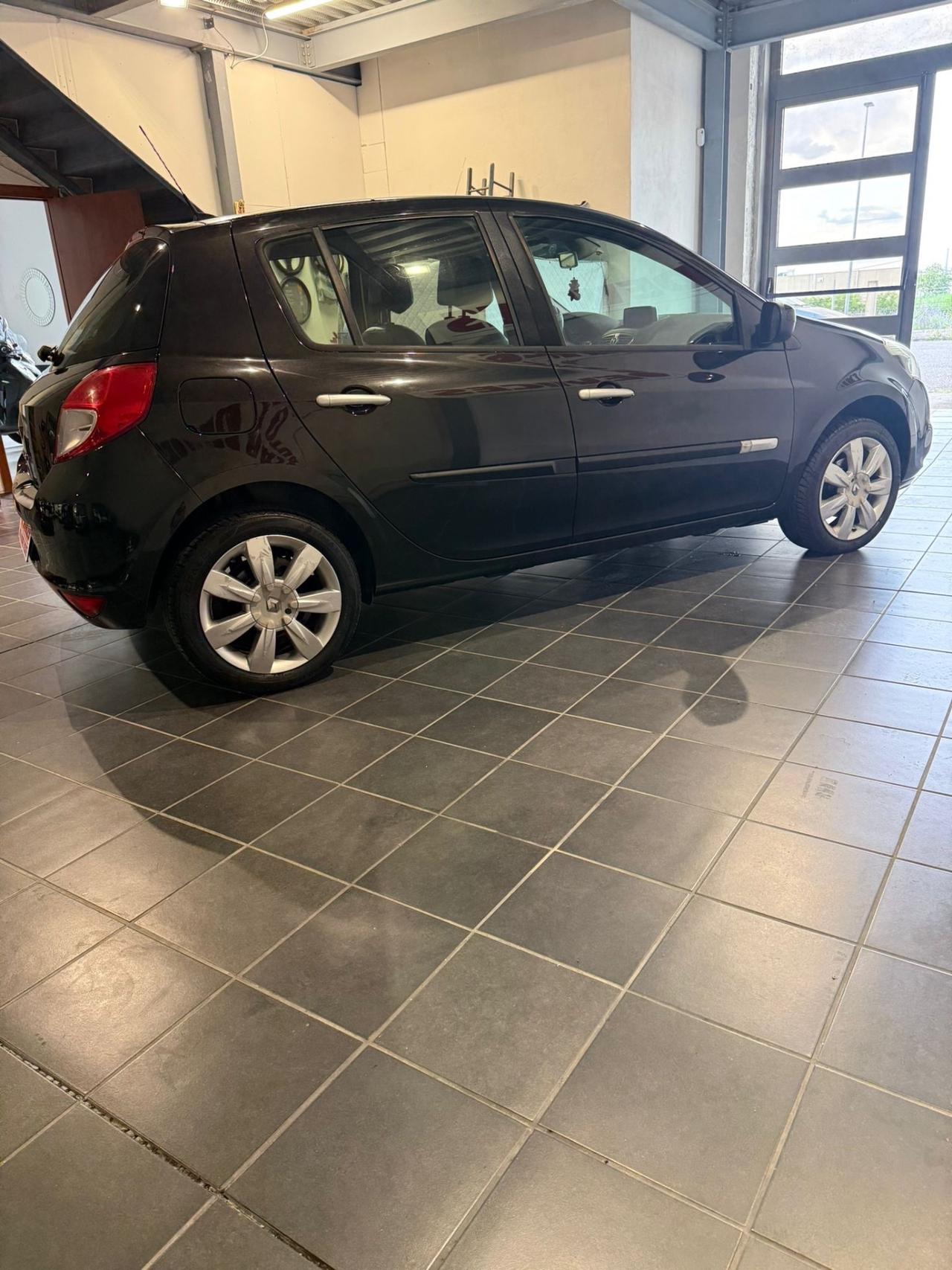 Renault Clio 1.5 dCi 85CV-NEOPATENTATI