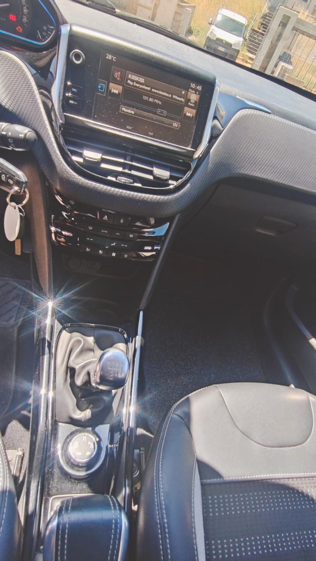 Peugeot 2008 BlueHDi 120 S&S Black Matt
