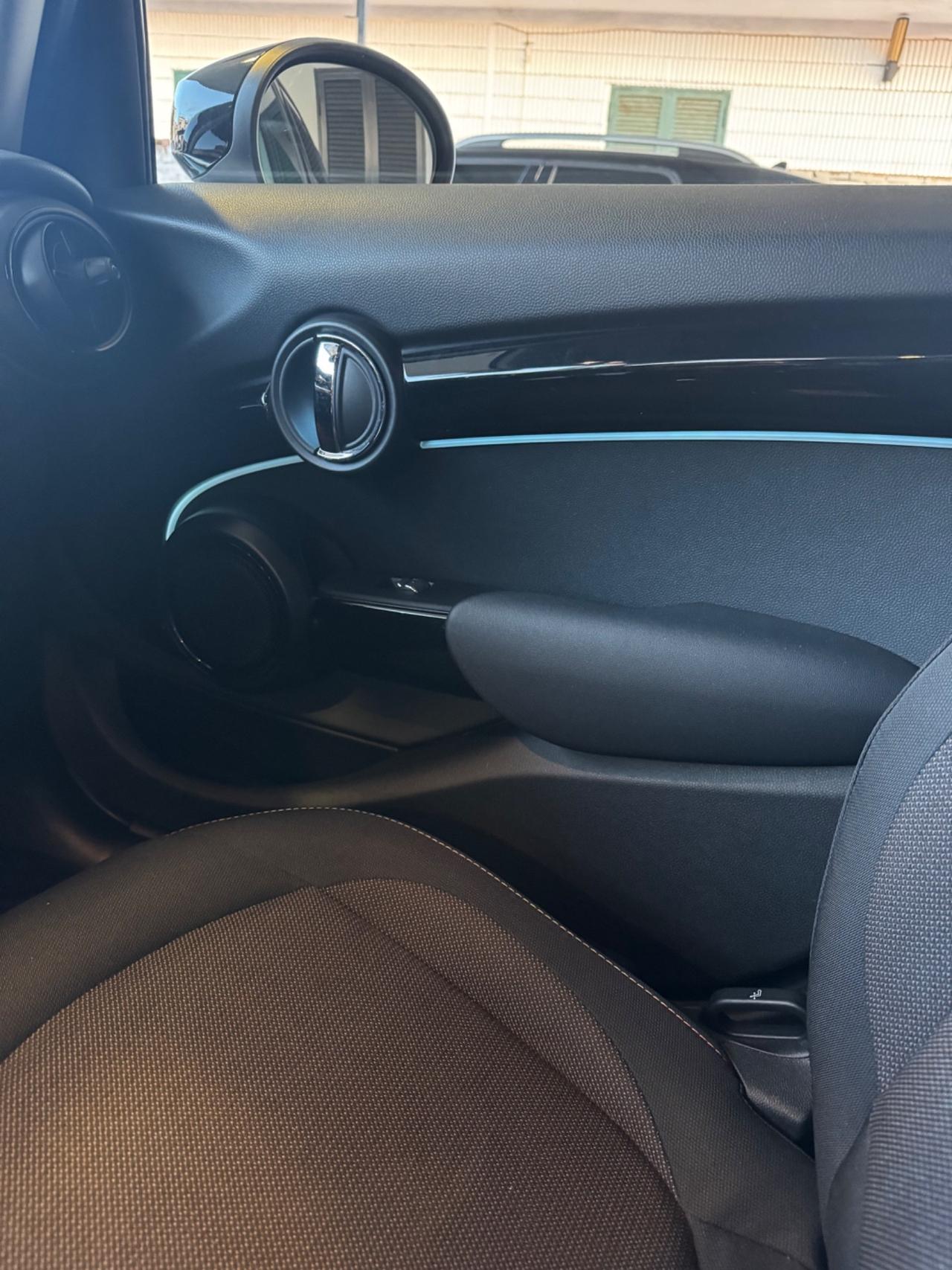 Mini 1.5 Cooper Essential 5 porte