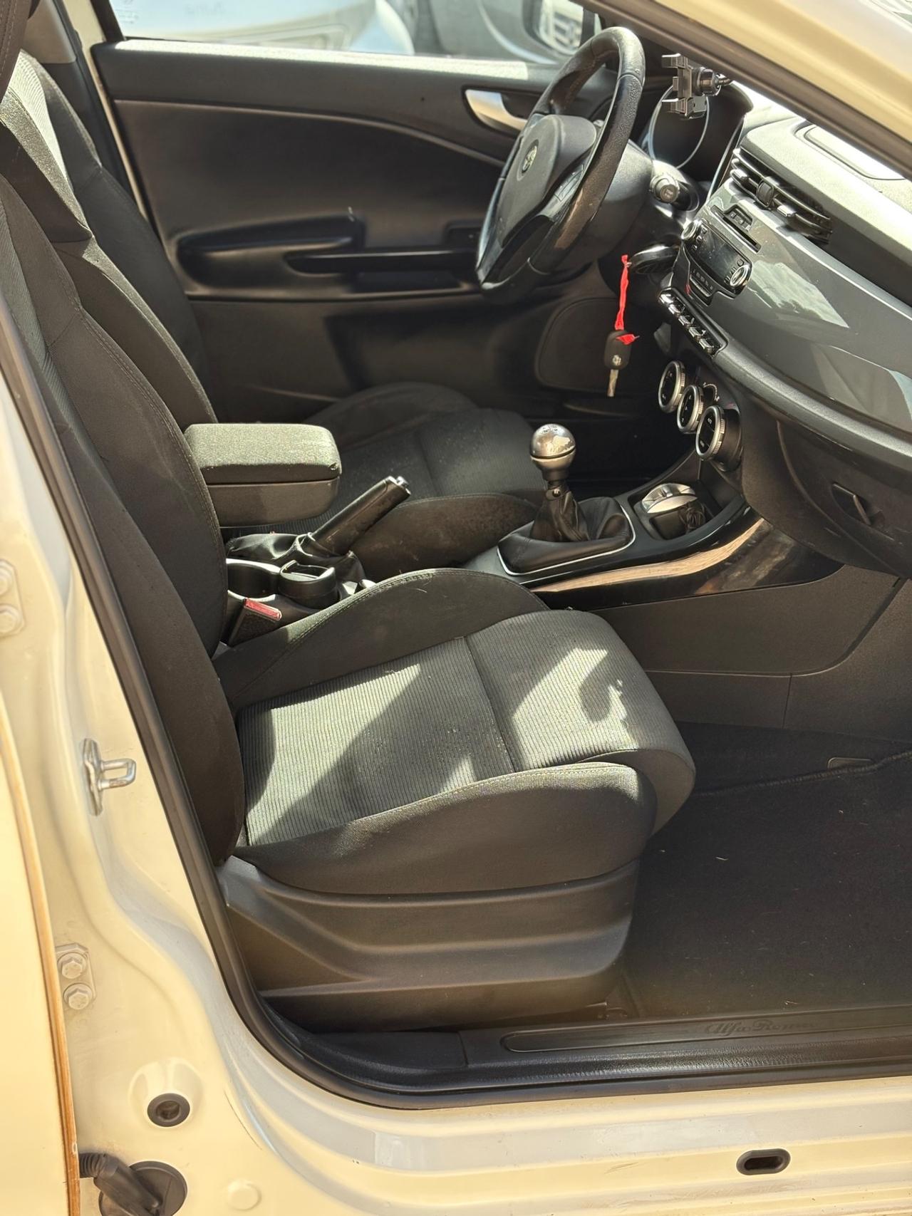 Alfa Romeo Giulietta 1.6 JTDm-2 105 CV Distinctive