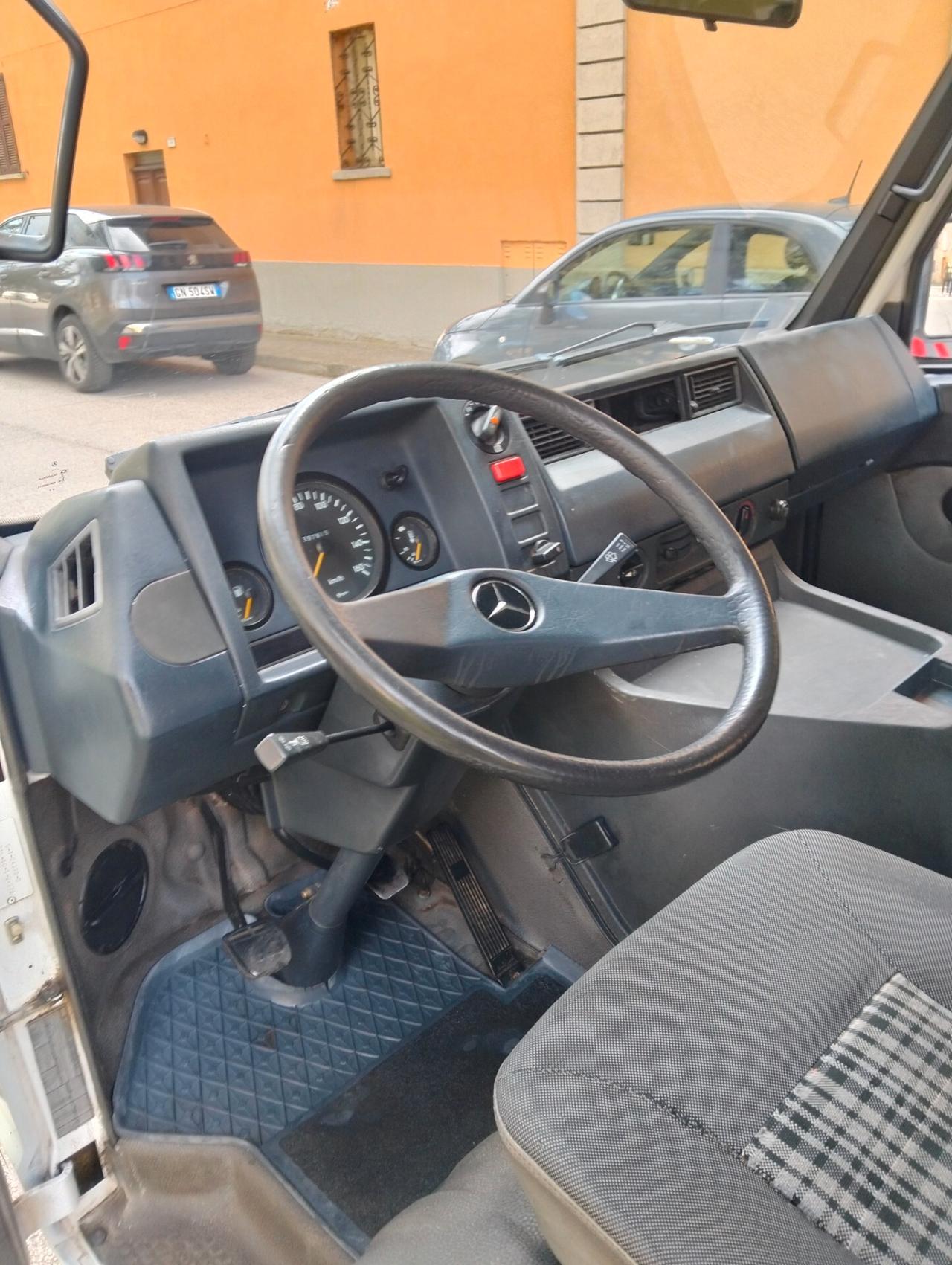 Mercedes-benz Altro MB 100