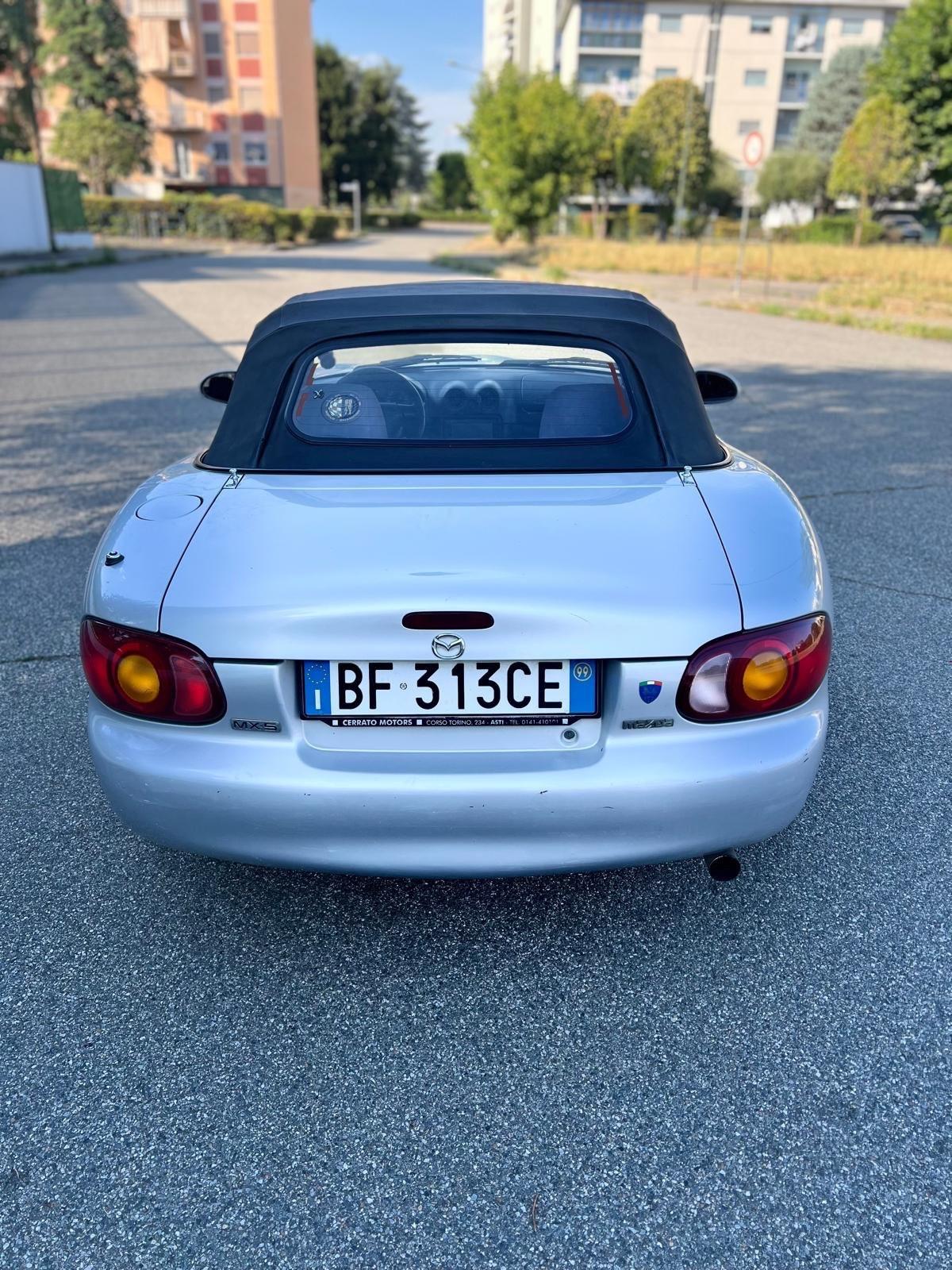 Mazda MX-5 1.6i 16V cat