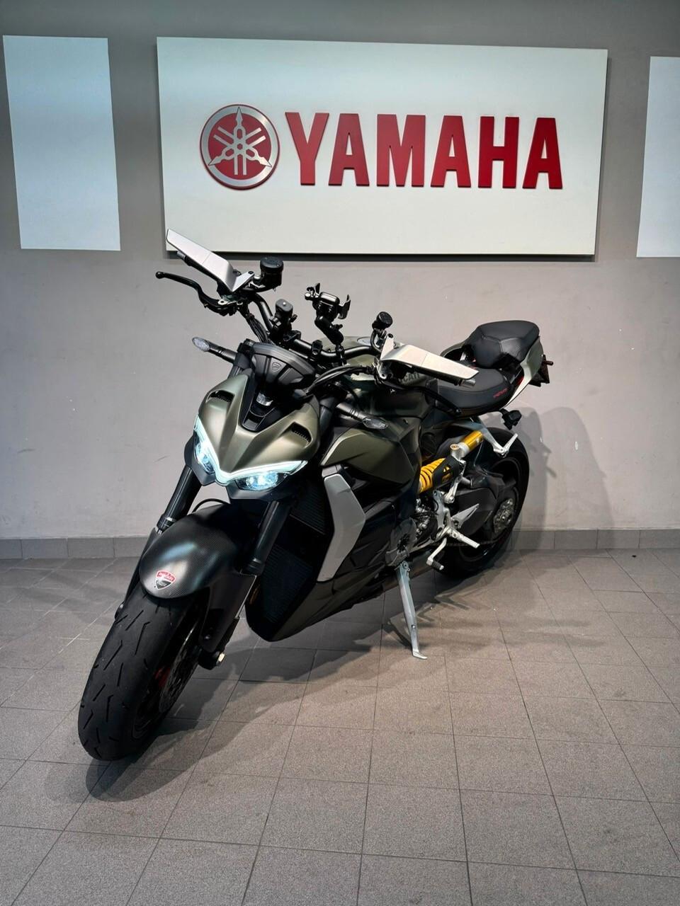 Ducati Streetfighter V2