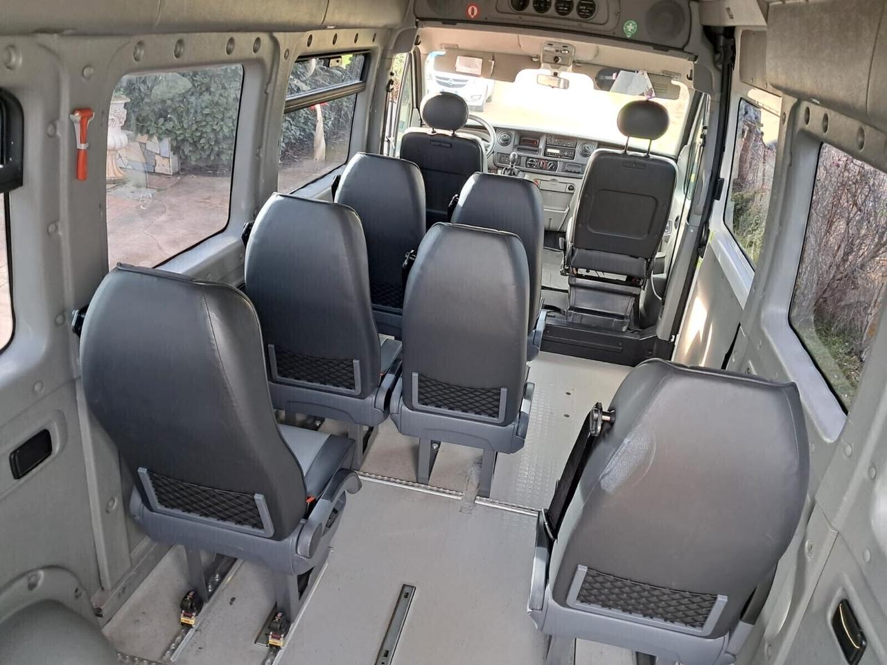 Renault Master 9 posti 4 carrozzine trasporto disabili pedana elettroidraulica