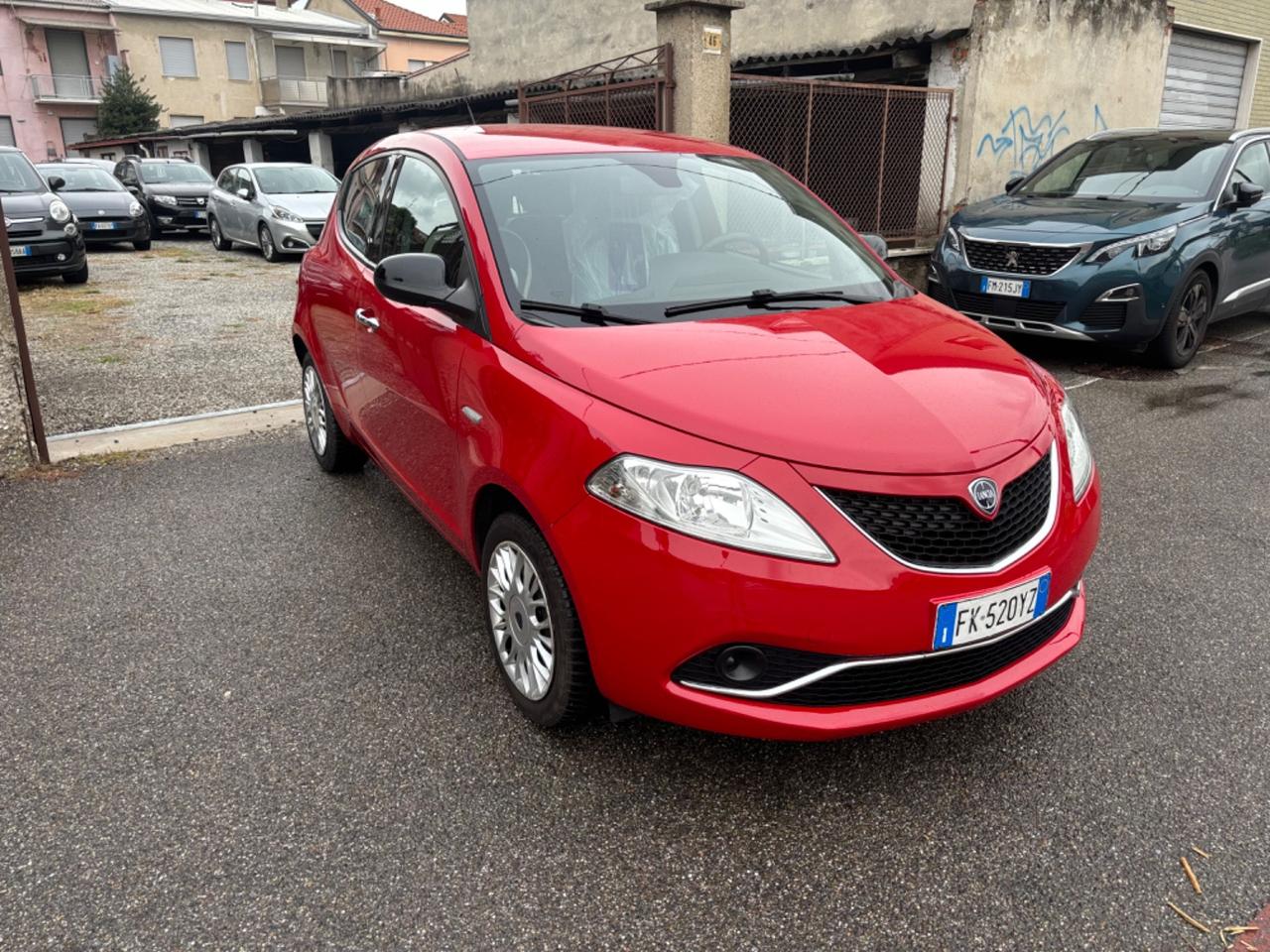 Lancia Ypsilon 1.2 69 CV 5 porte Gold