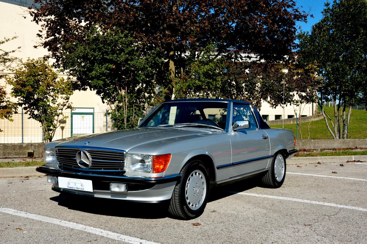 Mercedes-benz SL 560 R 107