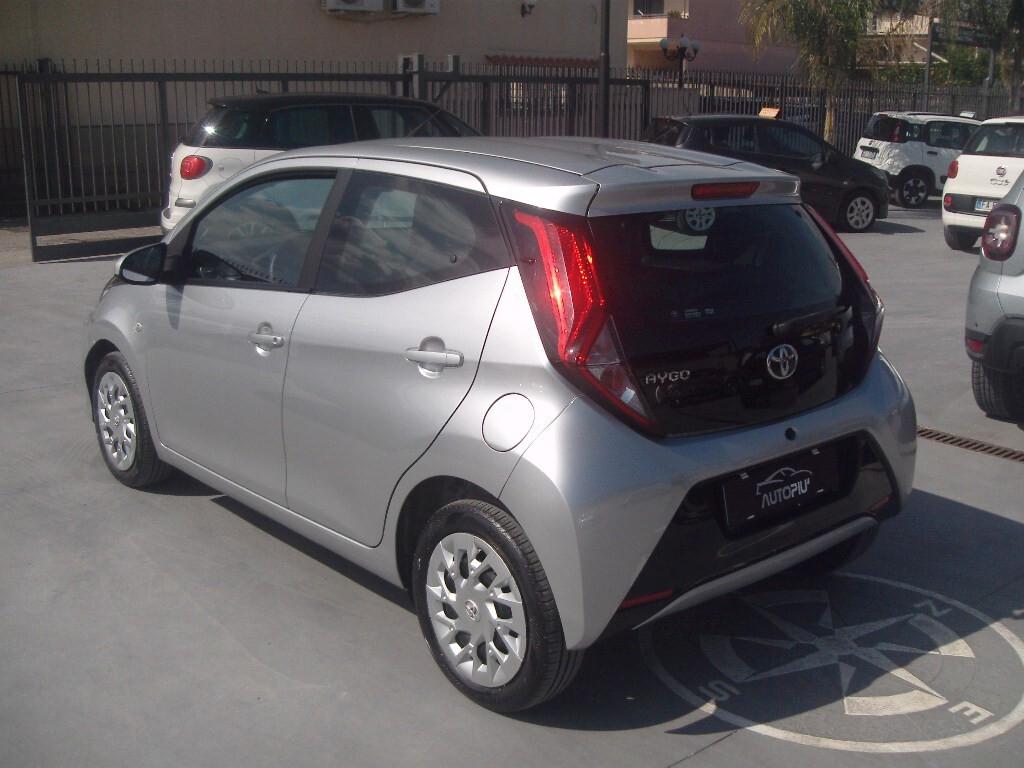 Toyota Aygo Connect 1.0 x-cool AUTOMATICA - 2020
