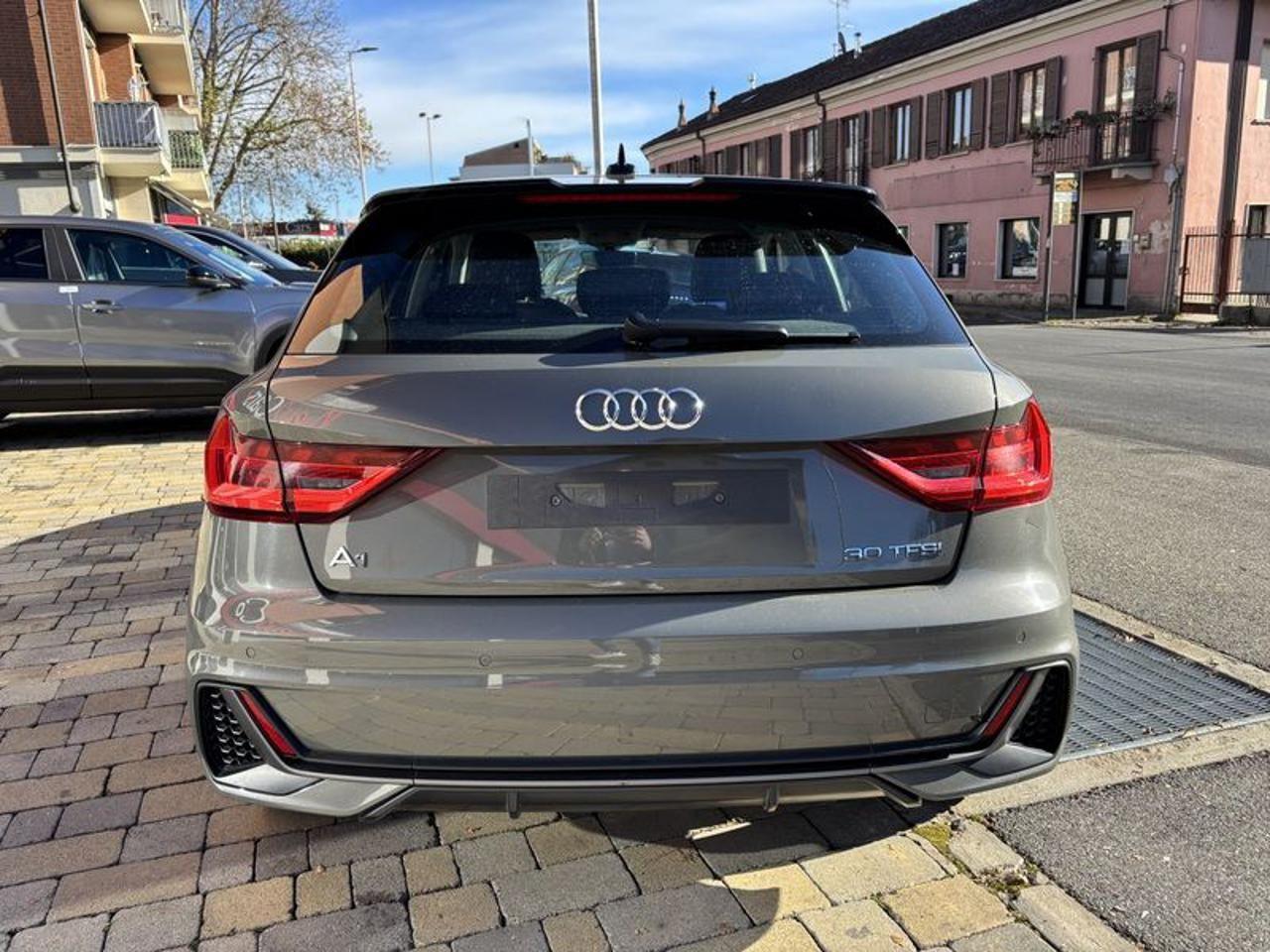 Audi A1 SPB 30 TFSI S tronic S line edition LED-APP-17"