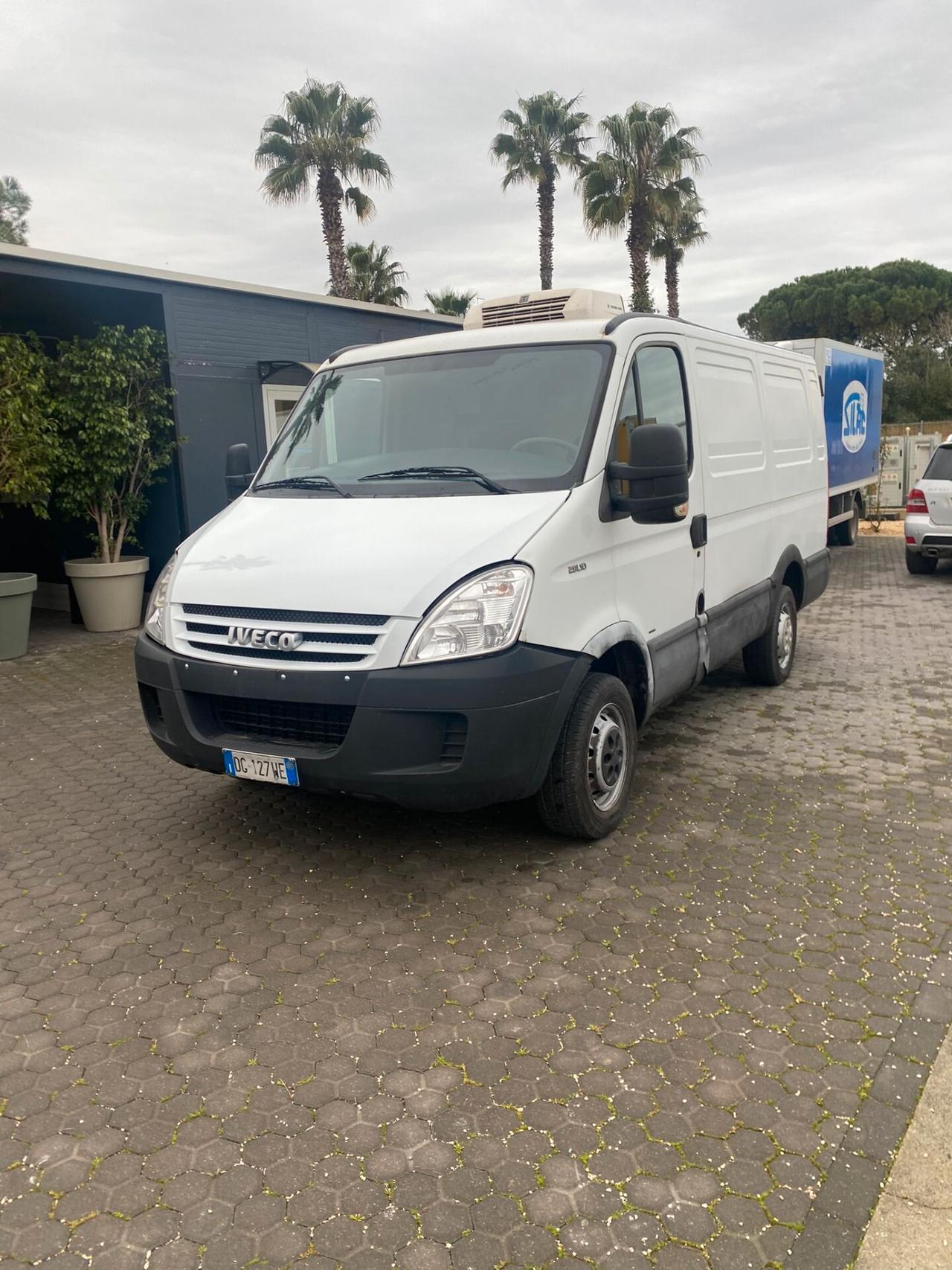 Iveco Daily 2.3 MJ Isotermico con Gruppo Frigo Thermo King – Motore Revisionato