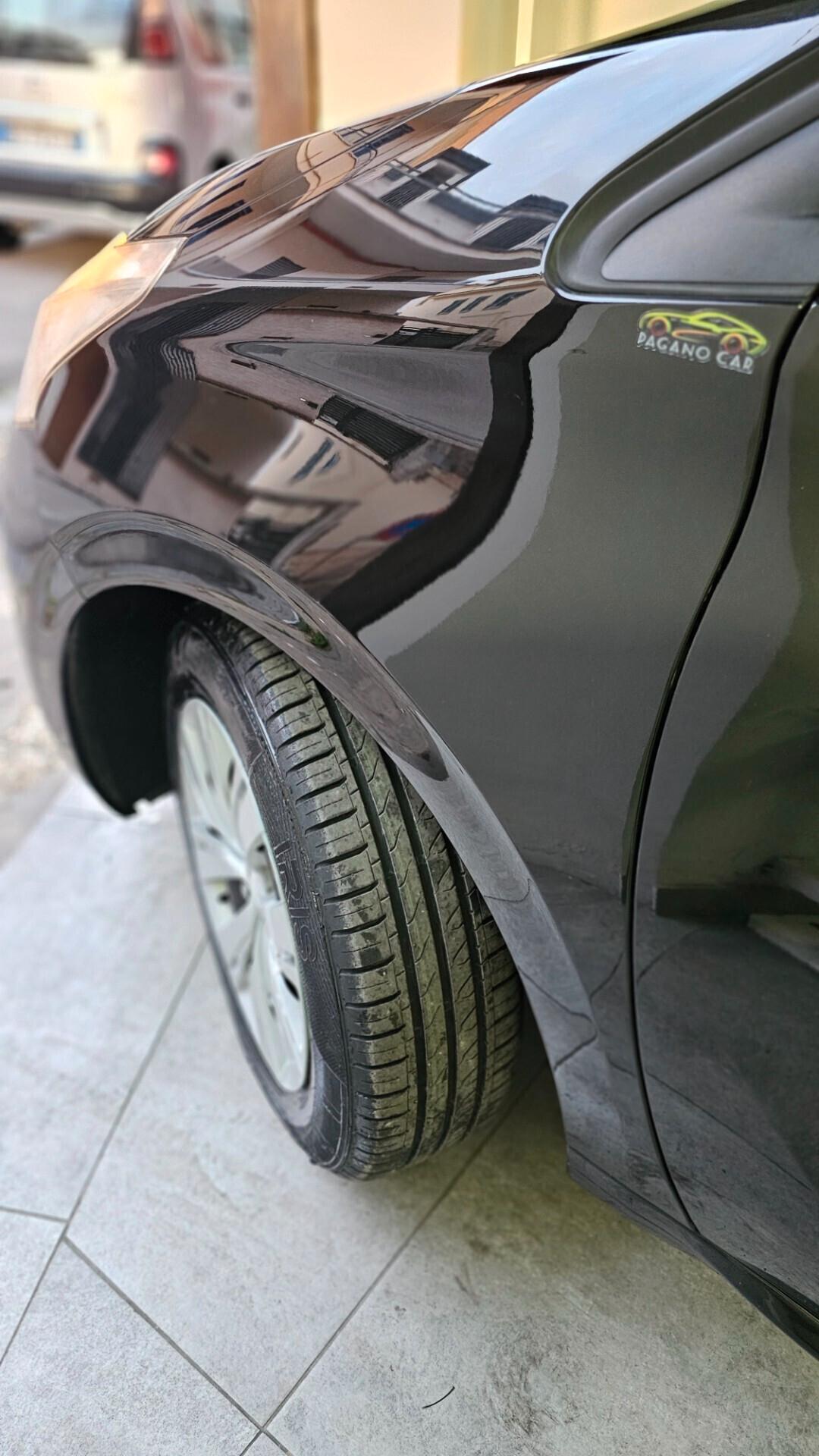 Peugeot 208 1.4 HDi 68 CV 5 porte