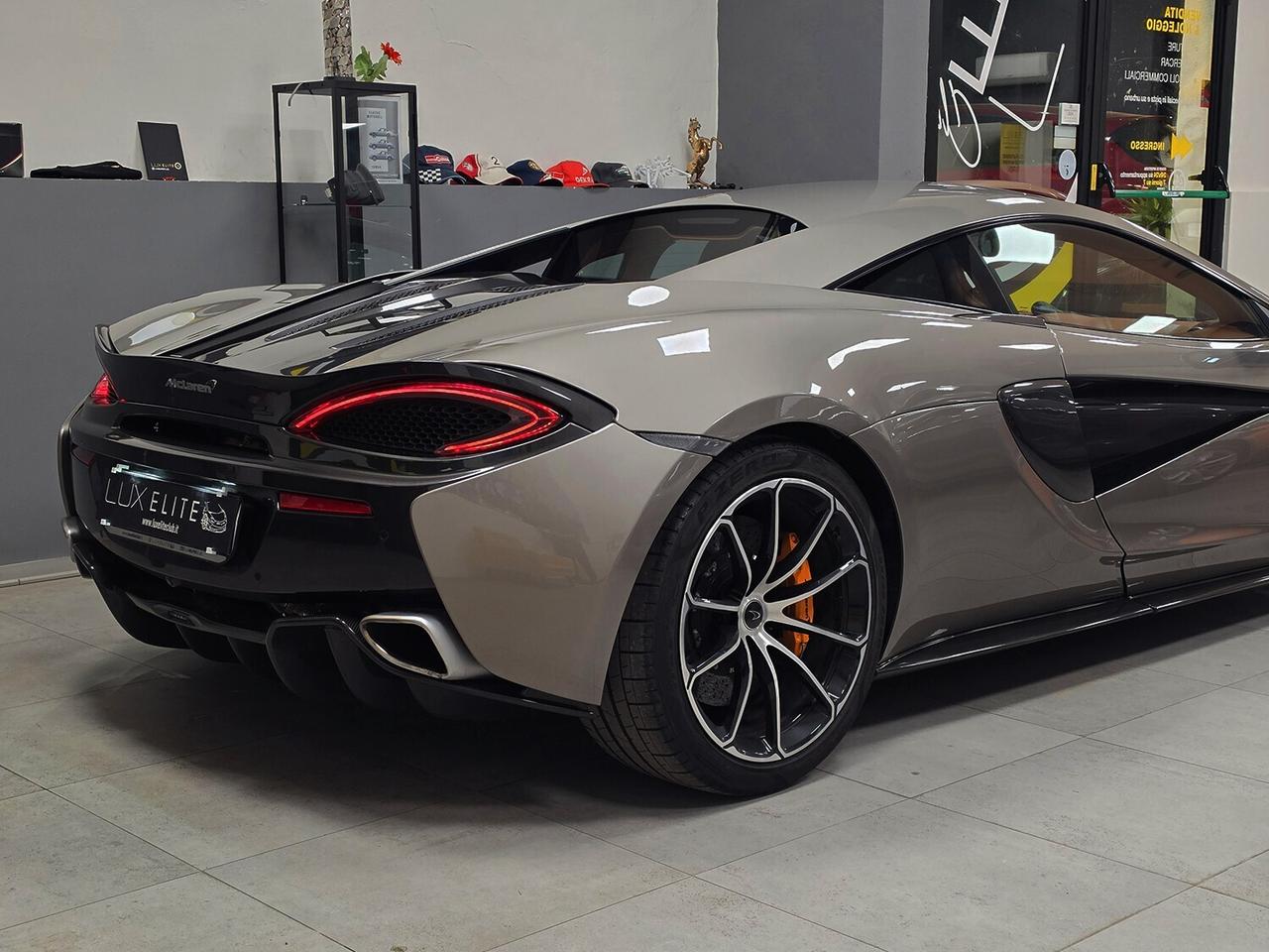 Mclaren 570S Coupe V8 3.8 570CV LUXURY PACK _ SERVICE BOOK COMPLETO MCLAREN UFFICIALE _ CERCHI 19" MSO (€8000) _ LIFT