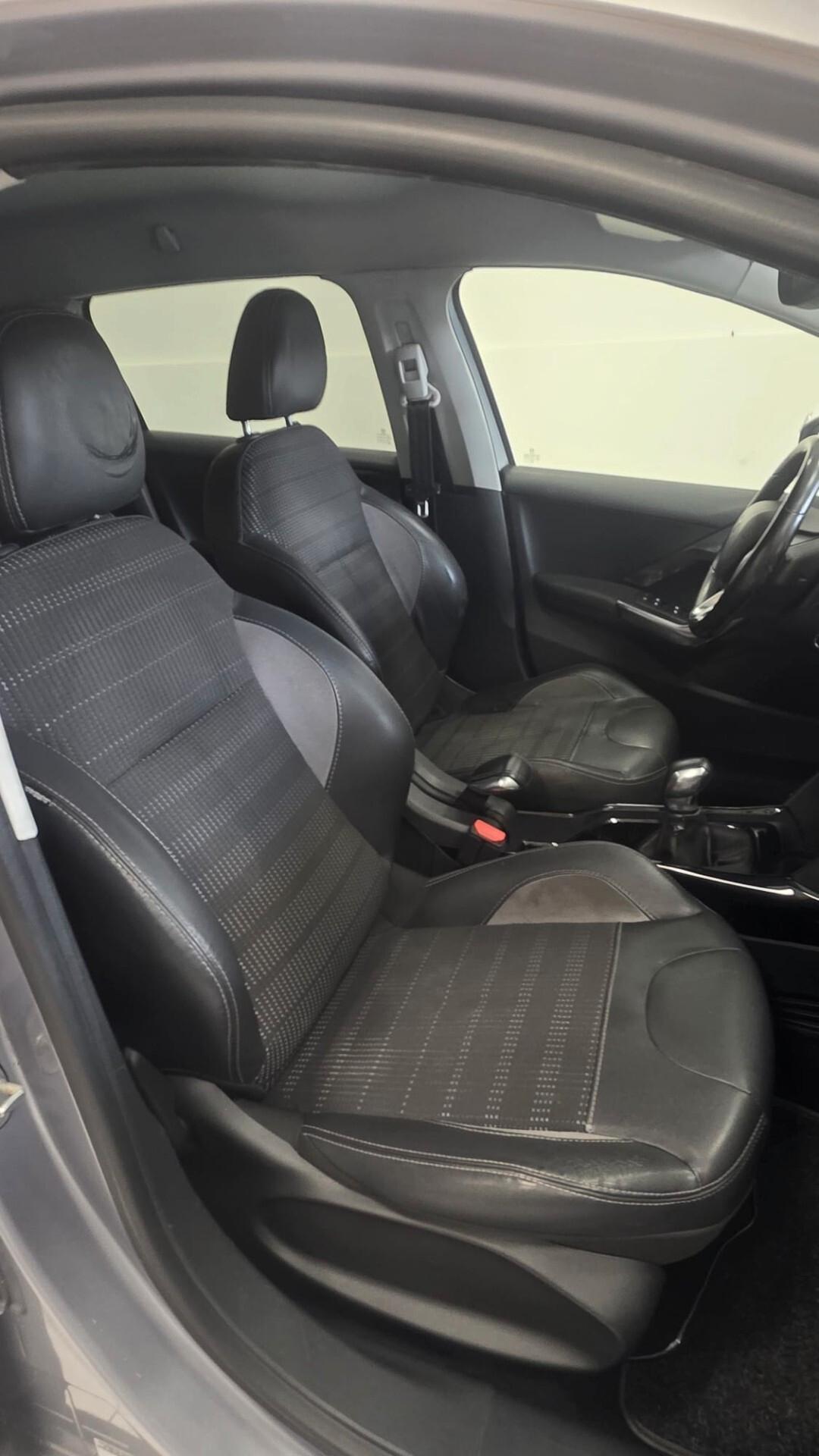 Peugeot 2008 BlueHDi 100 Allure