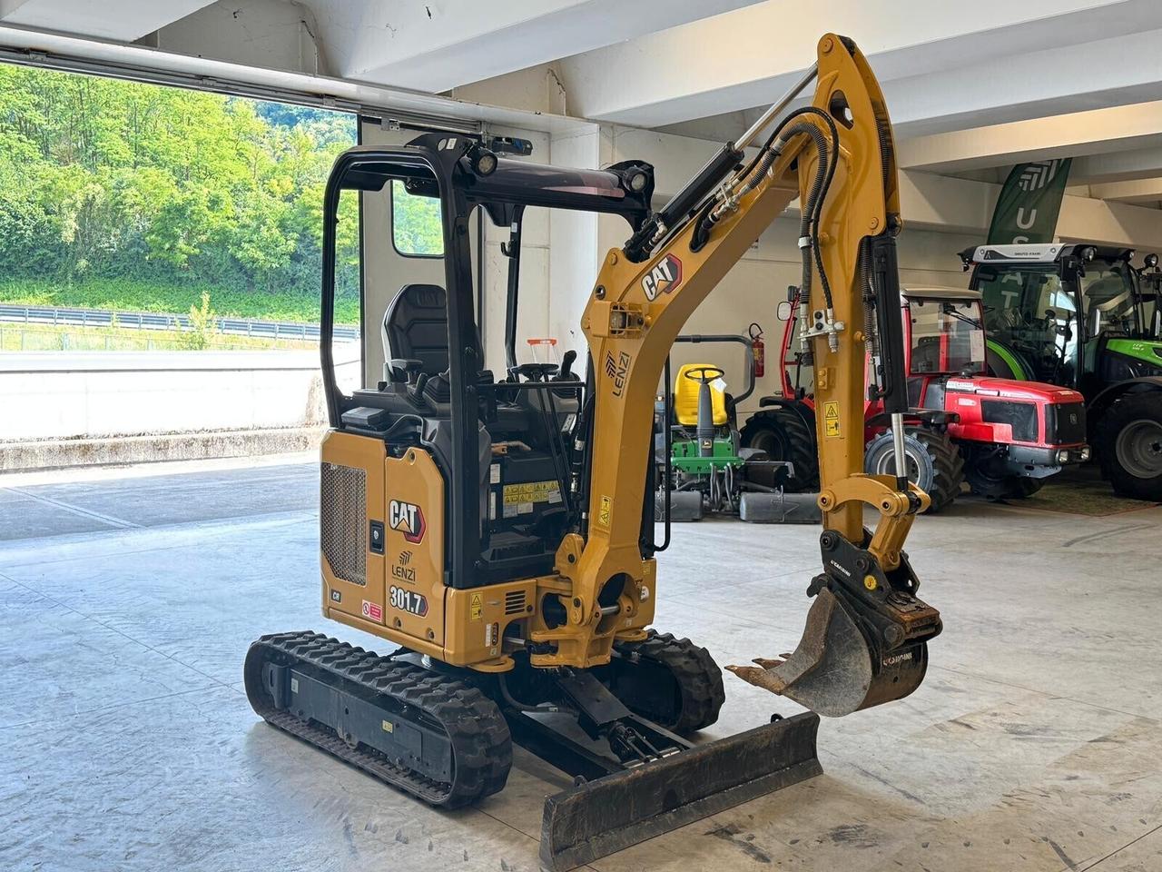 MINIESCAVATORE CATERPILLAR 301.7 CR