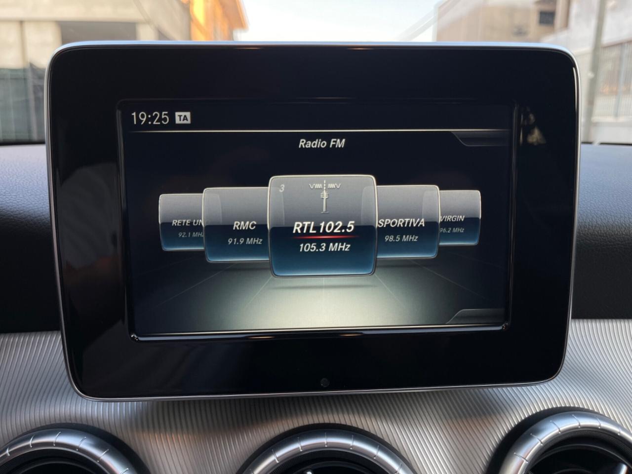 MERCEDES CLA 200 CDI SHOOTING BRAKE Sport CAM 2016