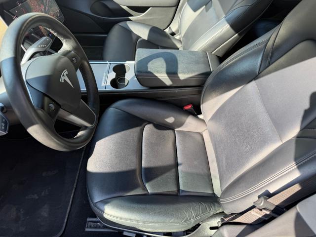 TESLA Model 3 Long Range AWD Performance