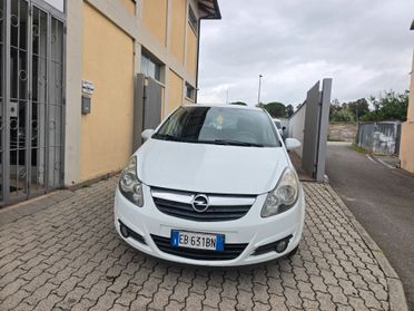 Opel Corsa 1.2 5 porte Club