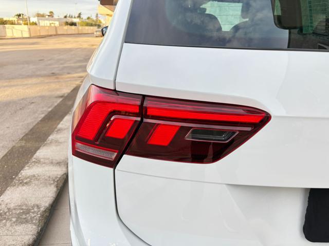 VOLKSWAGEN Tiguan 2.0 TDI 150 CV SCR DSG R-Line LUCI AMBIENTE