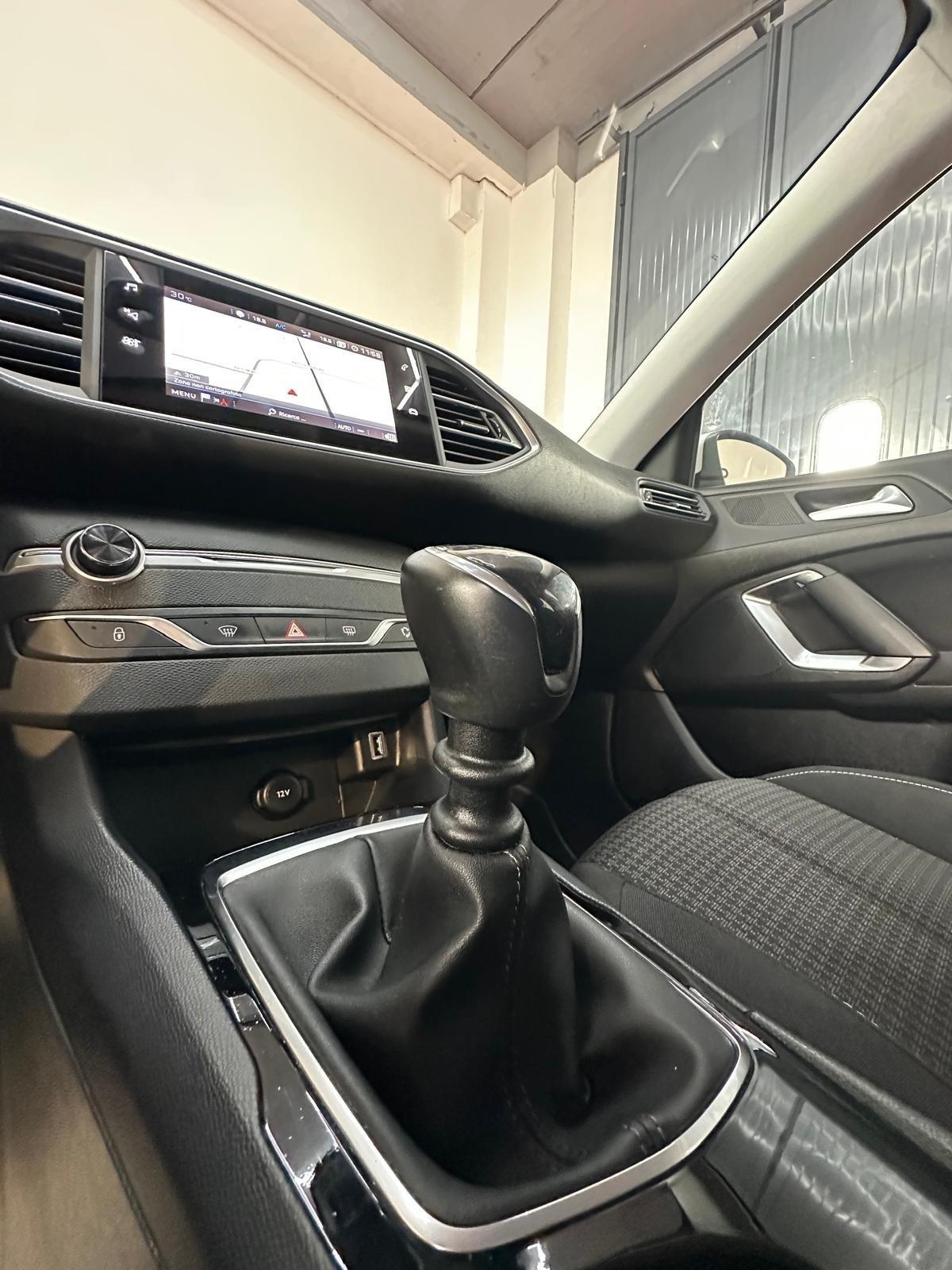 Peugeot 308 BlueHDi 130 S&S Allure