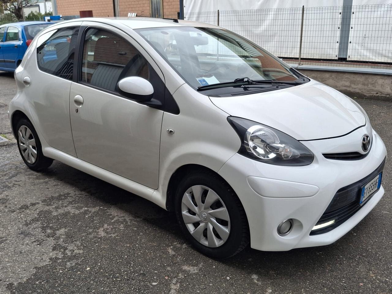 Toyota Aygo 1.0 12V VVT-i 5 porte Cool Soda Connect